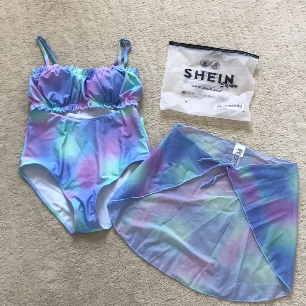NWT Girls Mermaid 🧜‍♀️ bathing suit and coverup